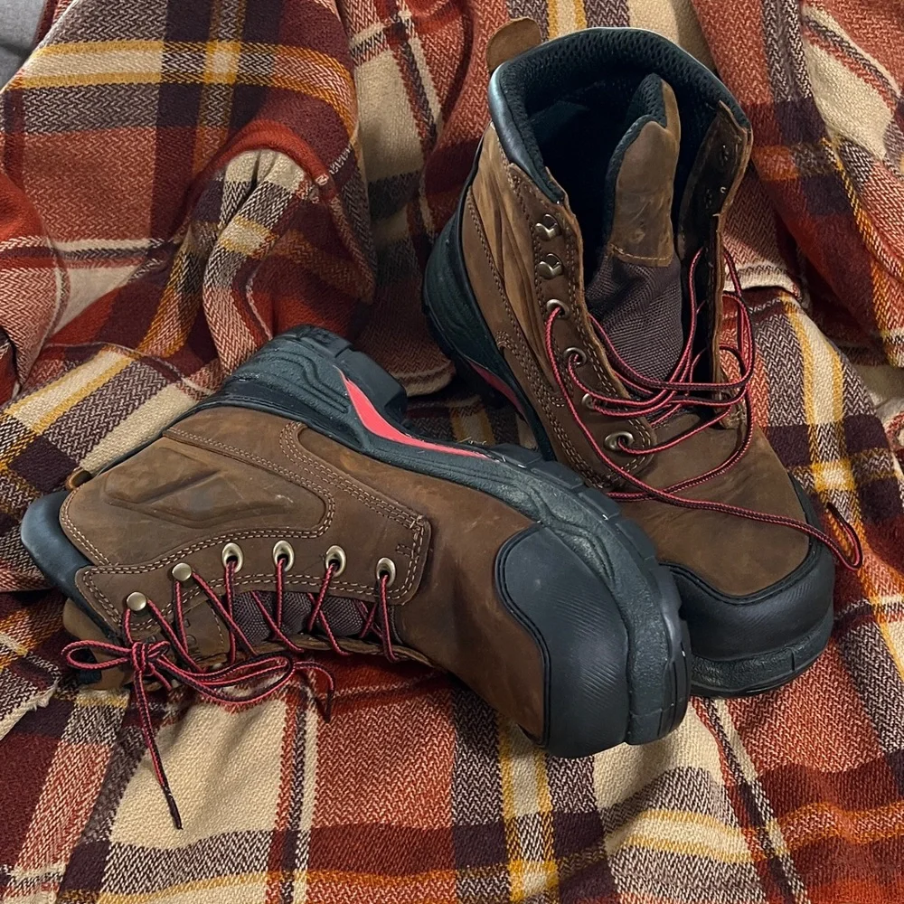 Red Wing 4402 Leather Work Boot with Steel Toes